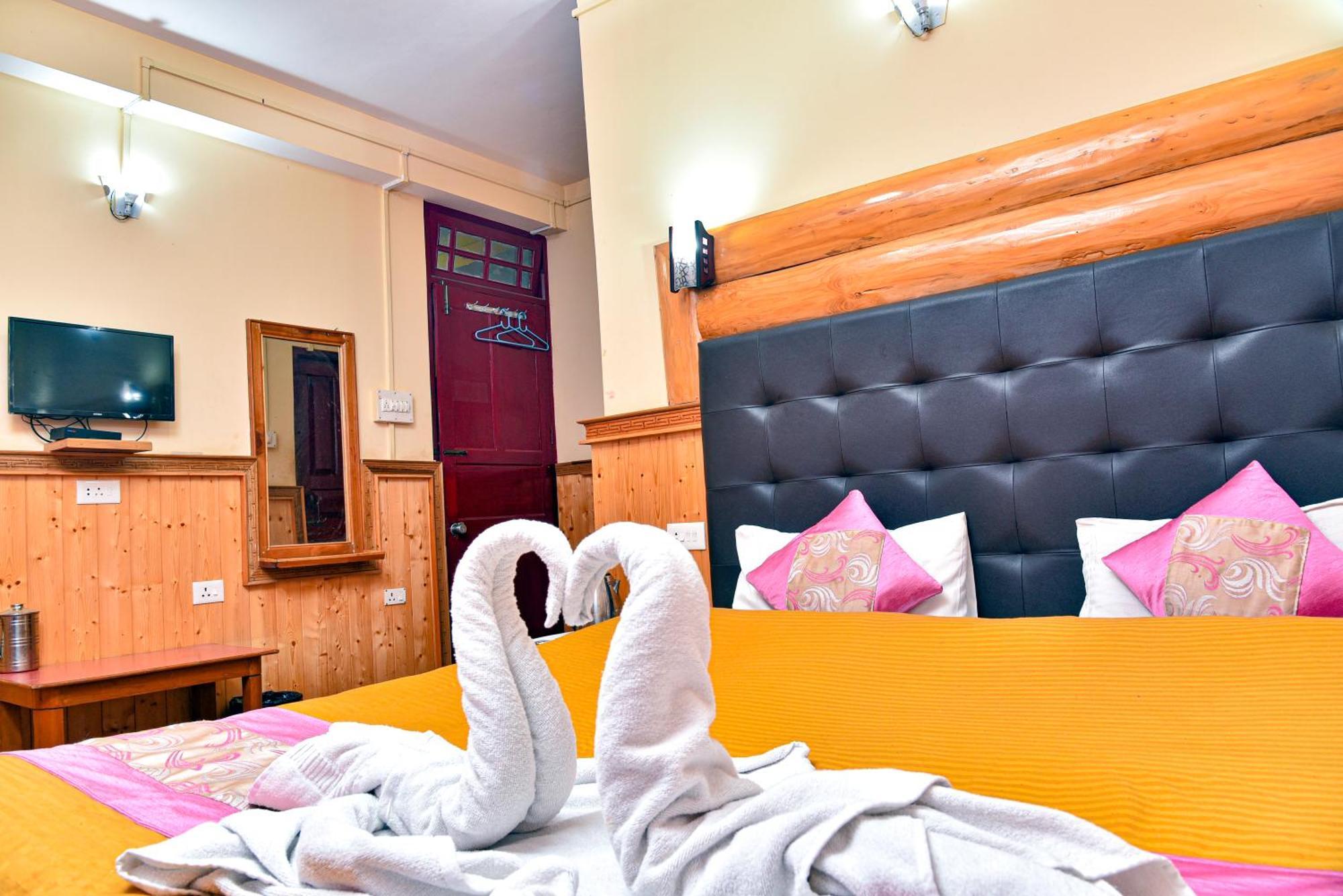Rufina Blue Pine Hotel Lachen Exterior photo